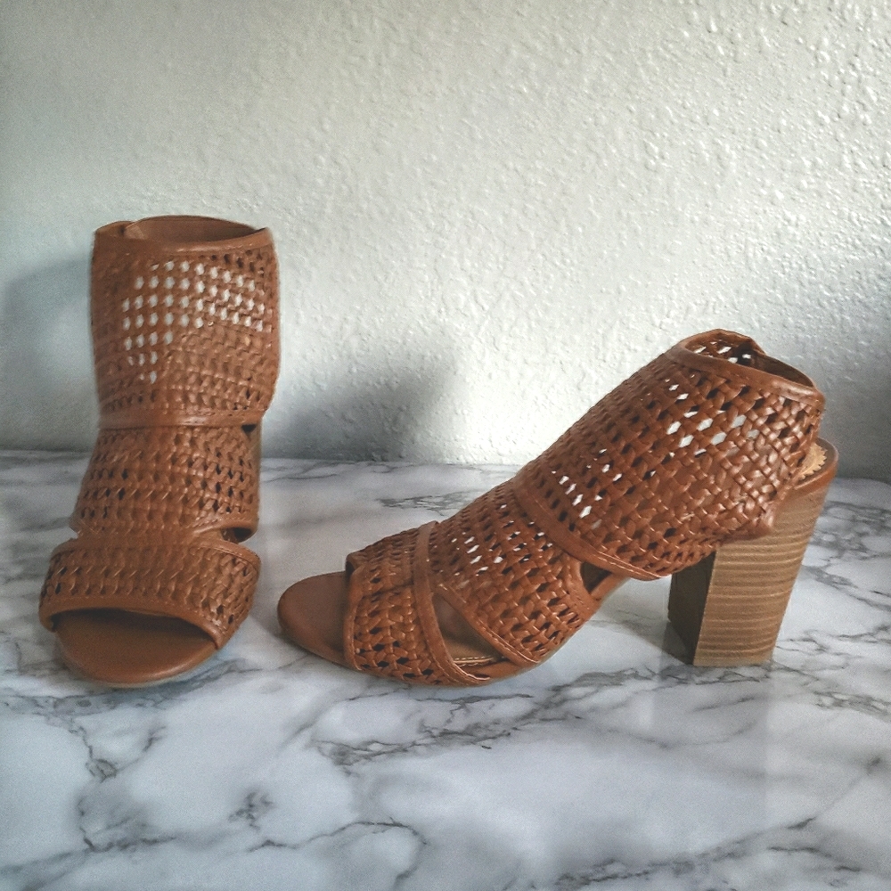 LC Lauren Conrad cognac brown woven chuncky heels